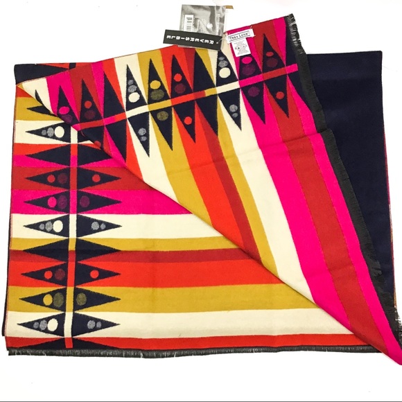 Reversible Geometric Pattern Scarf - Picture 2 of 5